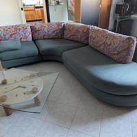 Divano angolare e tavolino