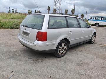 VW PASSAT VARIANT 3B5 1.9 TDI 115CV -Ricambi