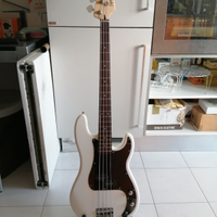 Fender Squier precision basso