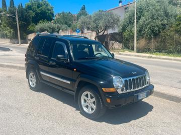 Jeep Cherokee 2.8 TDI cambio Manuale