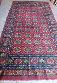 Vecchio tappeto persiano