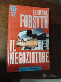 Libri di Frederick Forsyth e di Guido Cervo