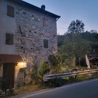 Casetta su 3 livelli + giardino