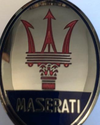 Stemma Maserati metallo ex Atelier Gino Basilea