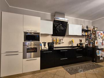 Cucina con isola + soggiorno + cameretta – mobili 