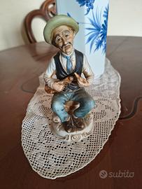 Statuina violinista in porcellana Capodimonte