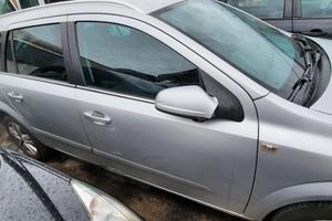OPEL ASTRA STATION WAGON 2008 - PORTA ANTERIORE DE