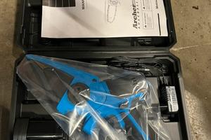 Motosega a batteria con accessori