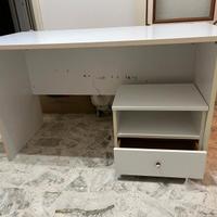scrivania con cassettiera 