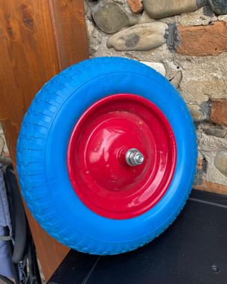 Ruota anti foratura per carriola