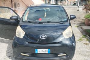 Toyota iq