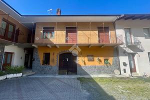 CASA SEMINDIPENDENTE A CHIUSA DI SAN MICHELE