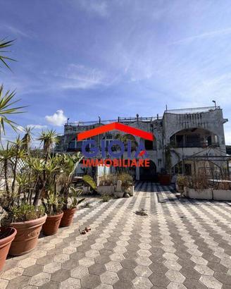 Appartamento di 361 m² con più di 5 locali a Mondr