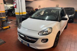 Opel Adam 1.2 70 CV White-Black