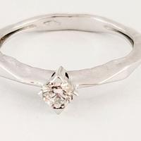 Anello solitario spigoloso Diamante ct 0,20 Oro