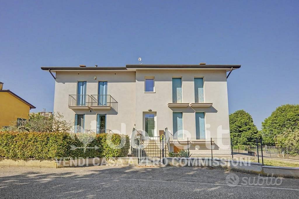 Appartamento di 80 m² con più di 5 locali e box au - Vista 2