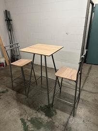 Tavolino Alto e Sgabelli da Bar in Legno e Acciaio