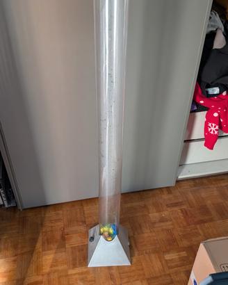 specchio da camera e lampada con i pesci a luci