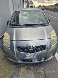 Toyota Yaris 1.0 benzina