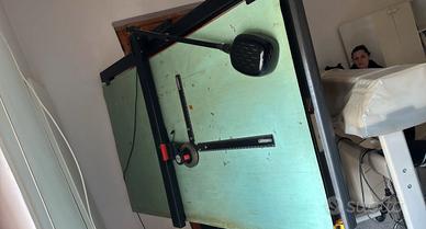 Tavolo da disegno con tecnigrafo