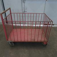 CARRELLI E CESTE DI FERRO CON RUOTE