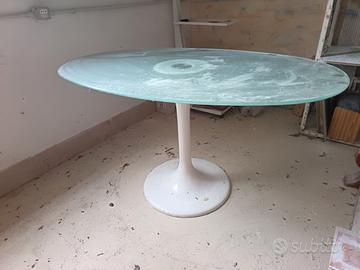 tavolo ovale anni 70 stile tulip 