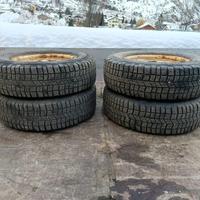 Cerchioni con gomme termiche chiodate
