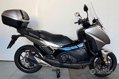 Honda Integra 750