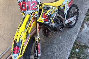 cross suzuki rm 125 2 tempi 2006