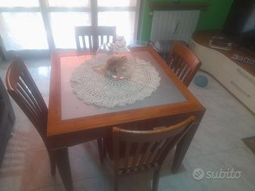 tavolo soggiorno con 4 sedie