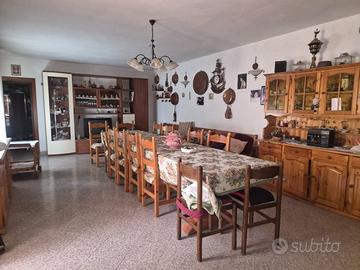 Casa Indipendente con Garage e 7.000 mq di Terreno