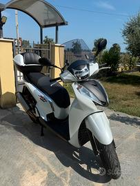 Honda SH 300 I Sport 2017 Akrapovič – 10.650 km