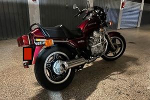 MOTO HONDA GL 500 SILVER WING 1982