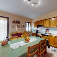 Rif.: V005 - VILLA BIFAMILIARE RISTRUTTURATA CON G