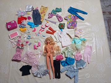 Lotto Barbie con vestiti e accessori anni 90 