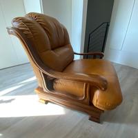 Poltrona in vera pelle e legno massello