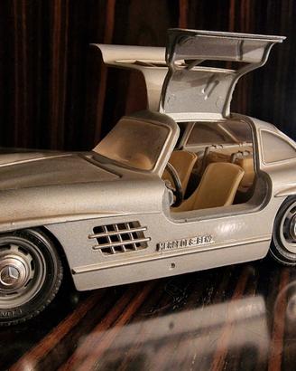 Auto Modellino Mercedes