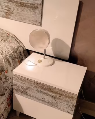 testiera letto e comodini