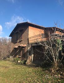 Ome rustico con uliveto e castagneto
