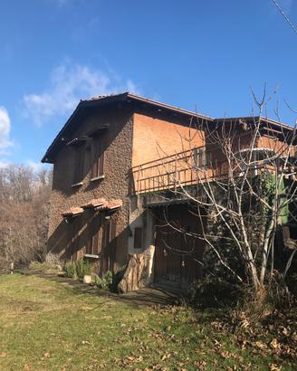 Ome rustico con uliveto e castagneto