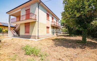 VILLA PLURIFAMILIARE CON VISTA SU MONTORFANO!