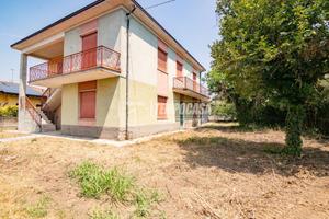 VILLA PLURIFAMILIARE CON VISTA SU MONTORFANO!