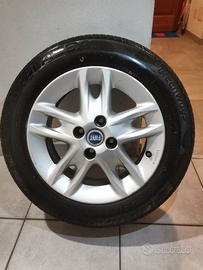 4 ruote Fiat punto con Cerchio in Lega 