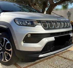 jeep Compass Limited super accessoriata. 