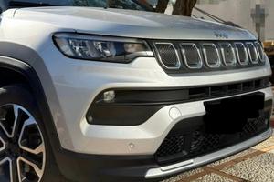 jeep Compass Limited super accessoriata. 