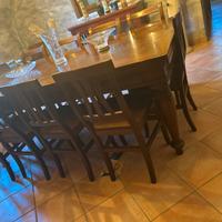 Tavolo allungabile con sedie