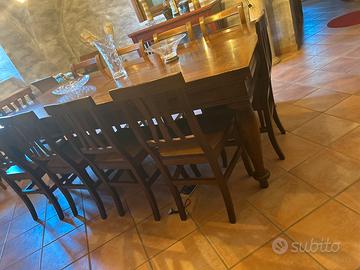 Tavolo allungabile con sedie