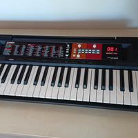 pianola Yamaha PSR F51