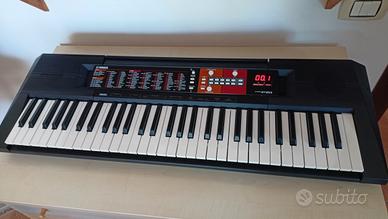 pianola Yamaha PSR F51