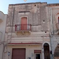 Appartamento primo piano con terrazzino